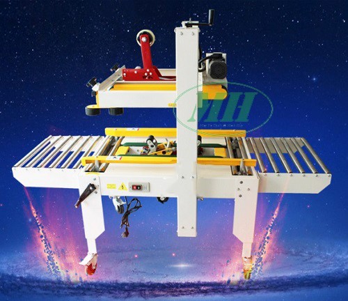 Máy dán băng dính thùng carton